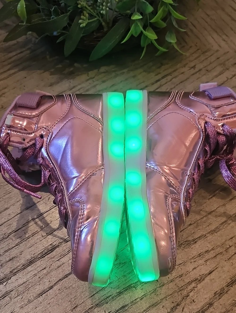 Kids Light-Up Led High-Top Sneakers in Metallic Pink Size 13